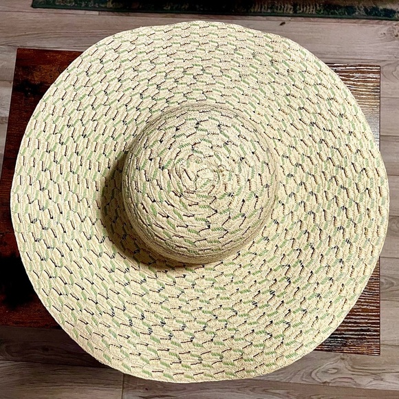 H by Halston Wide Brim Floppy Sun Hat Straw Beach Resort Vacation NWT & NWOT main image 10
